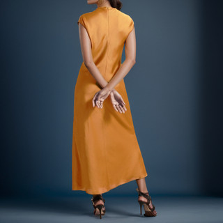 ĐẦM MIDI T3D SLIP DRAPED NECK