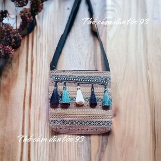 Túi đeo chéo thổ cẩm tua rua