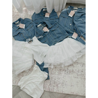 Set áo khoác + váy trắng