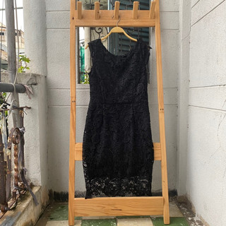2hand đầm body đen eo 73cm dài 97cm mã 224
