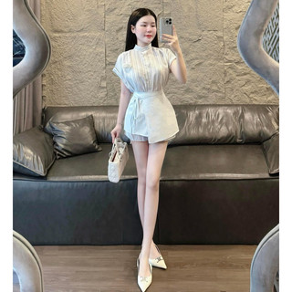Set đầm sơ mi kẻ sọc + chân váy xanh đắp tag hoa