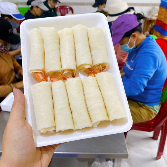 Chả giò hải sản tôm khay 10 cuốn (Chỉ giao hỏa tốc HCM)