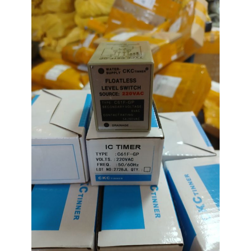 rơle mực nước CKC C61F - GP - 220V . kèm đế