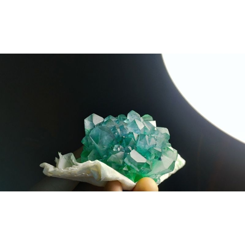 Tinh thể KDP hoàn chỉnh (xanh ngọc)