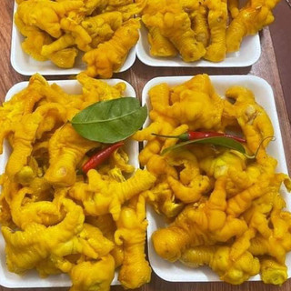Chân gà rút xương ủ muối khay 400gr