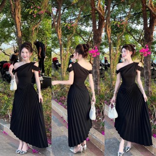 Đầm lệch vai xếp li 2 màu trắng đen