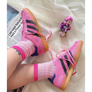 Giày sneaker