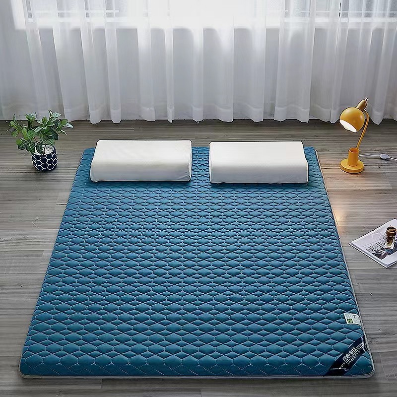 Nệm ngủ, nệm 2 người, đệm ngủ trải sàn, Thiết kế gọn nhẹ. Gấp lai gọn gàng.  kích thước 1m6 x 2m