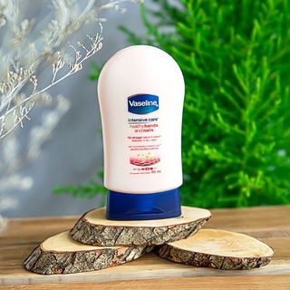 Kem dưỡng da và móng tay Vaseline 85ml