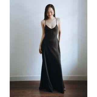 [Gabyli Label] Đầm lụa đuôi cá cổ V hở lưng may xéo vải - LANA DRESS