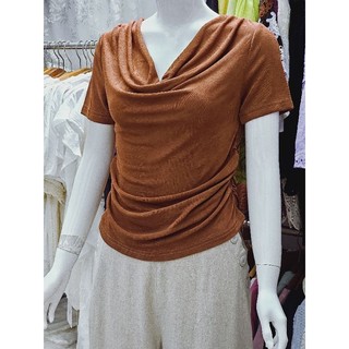 Áo thun ôm cổ đỗ