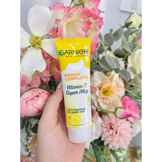 Sữa rửa mặt làm sáng da giảm mụn garnier 50ml
