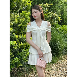 Áo thiết kế kiểu buộc nơ cách điệu và chân váy xếp ly Yuly Skirt