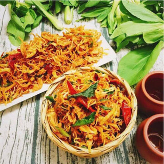 200gr Khô gà lá chanh thơm ngon, gà tươi mới, gia vị tự nhiên, không chất điều vị, không chất bảo quản.