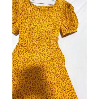 Đầm hoa nhí vàng side XL chất lụa mềm mịn mát