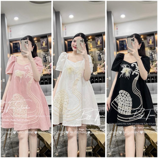 Váy cổ vuông đính hạc sm