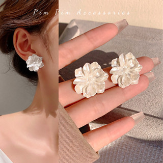 Bông tai nữ hình cánh hoa thanh thoát khuyên tai Hàn Quốc trẻ trung cá tính