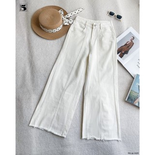 Quần jeans suông,có 2 đường gân nổi ở giữa ống,gấu tua rua nhẹ Twenty.5- 6105