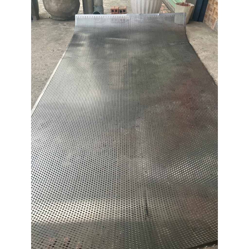 ( Ngang 33cm - dài 71cm - lỗ tôn 4ly 6ly ) Tấm Lưới đột lỗ tổ ong làm màng loa , - Nhận đặt hàng yêu cầu theo kích thước