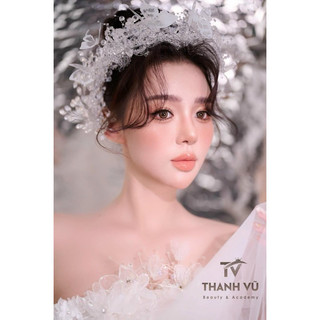 Bờm tóc lấp lánh đính bướm
