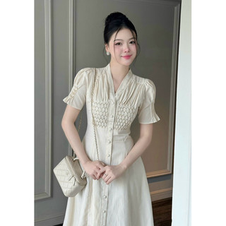 Váy kẻ cúc bọc