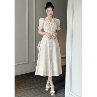 Váy kẻ cúc bọc