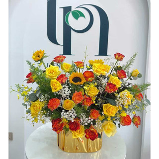 Giỏ Hoa "Rạng Rỡ" - 100% Hoa tươi, bó theo phong cách hiện đại, trẻ trung, ship hoả tốc HCM.