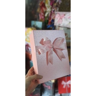 HỘP QUÀ 16X22 CAO 6CM(ĐƯỢC CHỌN MÀU CÓ KÈM NƠ)