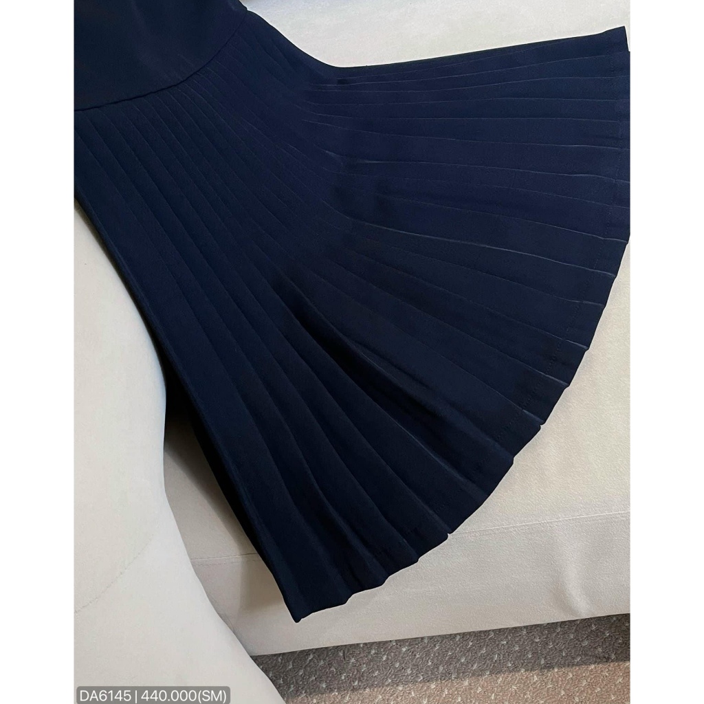 [Hàng Shop]: Váy Xanh Than Cổ Sen Phối Trắng Thêu Nơ Đuôi Xếp Ly 2 Lớp Có Lót Quần Bảo Hộ [V83] Lollaye | BigBuy360 - bigbuy360.vn