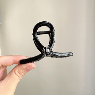 kẹp gắp cá mập gắn hoa xinh xinh