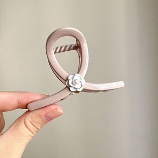 kẹp gắp cá mập gắn hoa xinh xinh