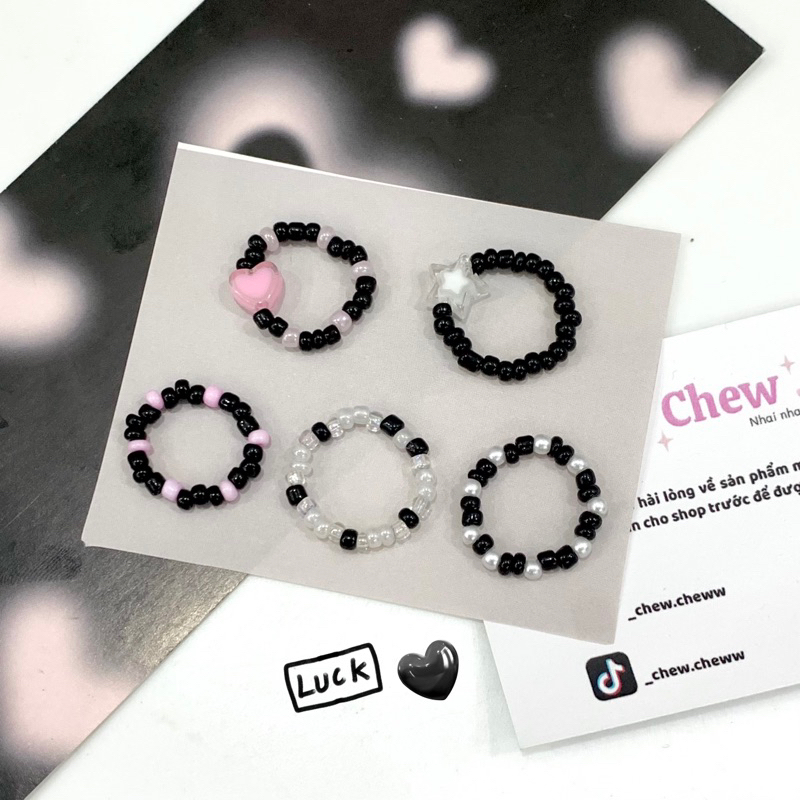 Nhẫn hạt cườm co giãn tone màu đen - Chew