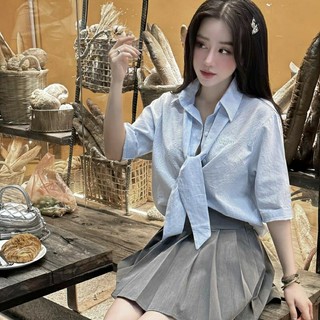 Set sơ mi kẻ xanh thêu miu mix chân váy xếp li