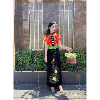 Trang phục dân tộc Thái hóa trang dân tộc biểu diễn