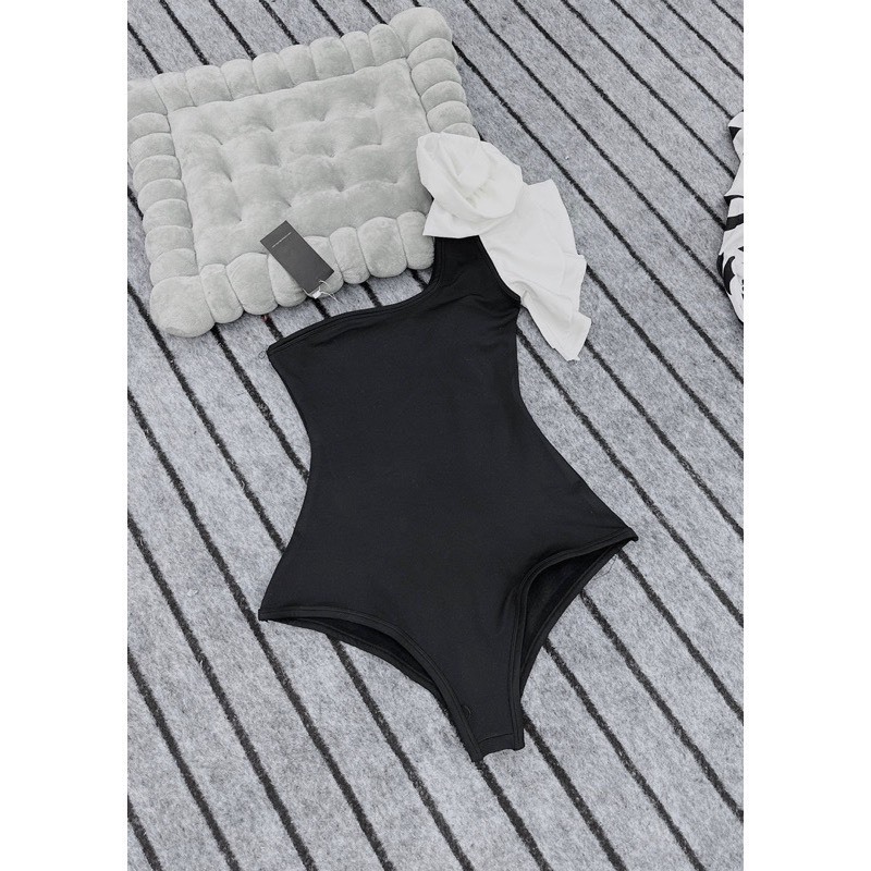 Bikini Swimsuit Lệch Vai Đính Hoa Tay Xếp Ly Tầng Dáng Ôm Body Đầm Nữ Đi Biển Hở Vai 2 Size | BigBuy360 - bigbuy360.vn