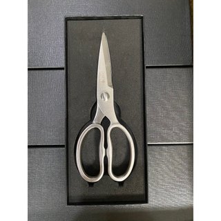 Kéo cắt gà, kéo cắt thịt Oyatton cán cầm chắc nịch, chất liệu inox cắt thịt, cắt gà êm ái, dễ dàng