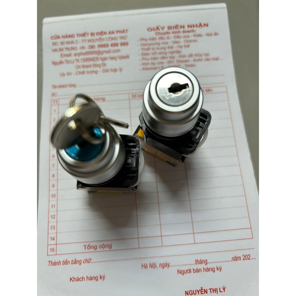 Công tắc xoay 2 vị trí có chìa khóa phi 22 - la38 Công tắc xoay có chìa khóa bảo vệ LA38-11Y/2, LA38