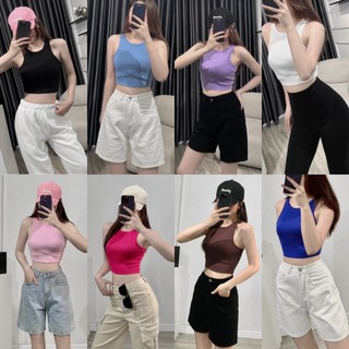 Ảnh tự chụp croptop 3 lỗ thun trơn