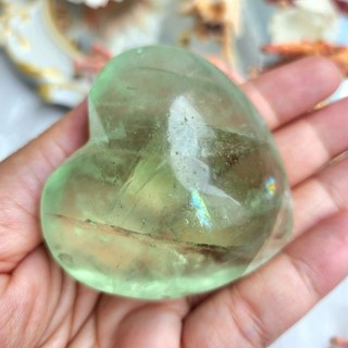 đá xanh green fluorite hình tim
