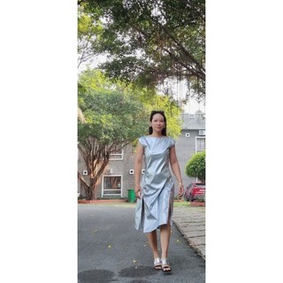 đầm da màu bạc co giãn