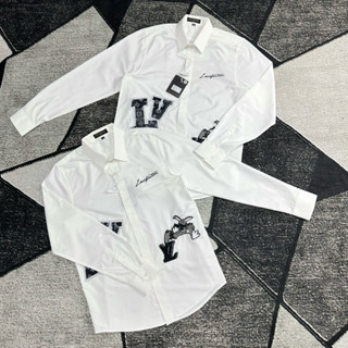 Áo sơ mi trắng nam dài tay Eo Vì vải lụa thêu chữ logo da vân hoa phối hình thỏ bông xù boy phố SM151P