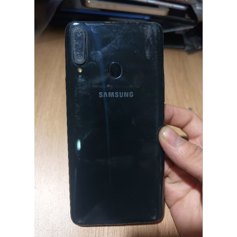 Cụm xác Samsung A20s sống zin hư màn hình