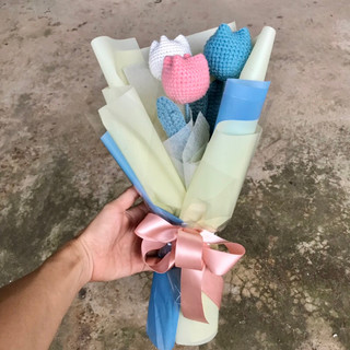 Bó hoa tulip tròn 3 bông+ túi + thiệp
