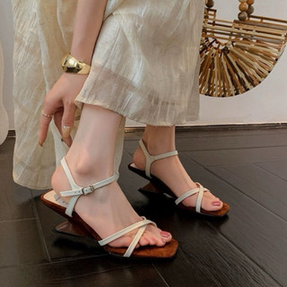 Giày Sandals cao gót đế xuồng mũi vuông cao 5cm có sẵn size 35 đến size 42 cho nàng ngoại cỡ - Toffly Shoes