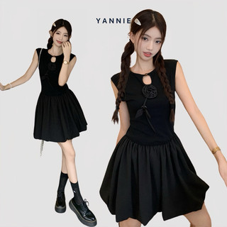 Váy đầm ba lỗ dáng bí đen phối hoa Yannie