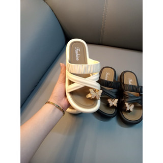 Dép Nữ Lainiki Quai Chéo Xỏ Ngón Gắn Charm Bướm Chất Liệu EVA Phong Cách Thời Trang Cá Tính, Mã 688