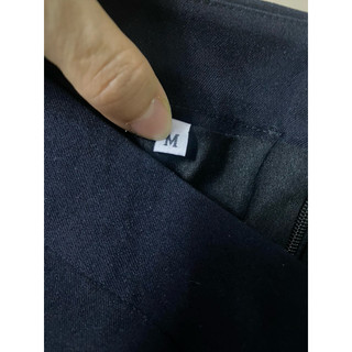 chân váy lỗi nhỏ ,dơ(L1)