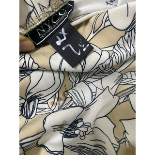 chân váy lỗi nhỏ ,dơ(L1)
