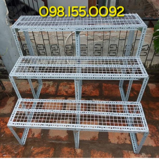 Kệ sắt v lỗ bậc thang vỉ lưới sắt ô vuông ,kệ sắt trồng cây cảnh,cây bon sai sen đá,kệ sắt đa năng