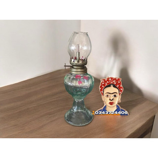 đèn dầu tròn kiểu xưa .